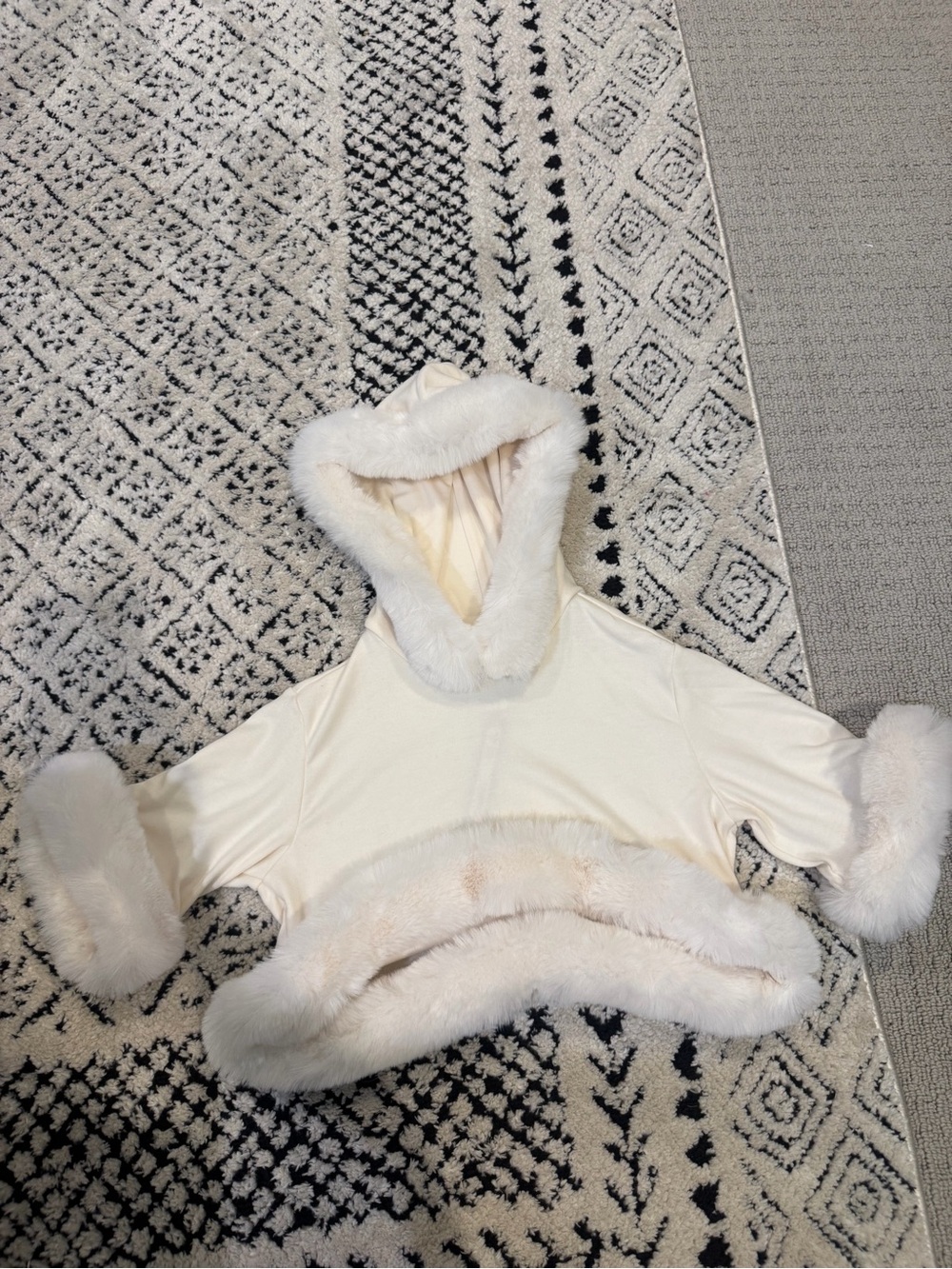 SKIMS Ivory Hooded Fur-Trim Cropped Top